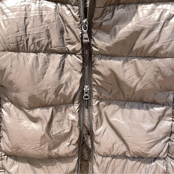 Uniqlo Ultra Light Down Long Hooded Jacket - above knee length,XS Gray, packable - Picture 7 of 13